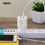 Снимка  на Домашно Зарядно COMBO Series, Комплект с Apple LIGHTNING 1м. Кабел, USB 3.0 2.4A REMAX RP-U22l